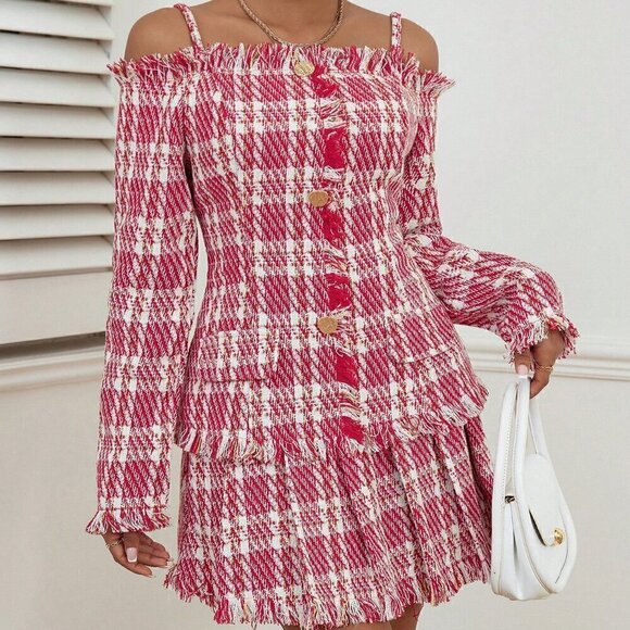 Red Elegant Women's Off-Shoulder Collar Raw Hem Detail Tweed Jacket And Skirt - Picture 5 of 5